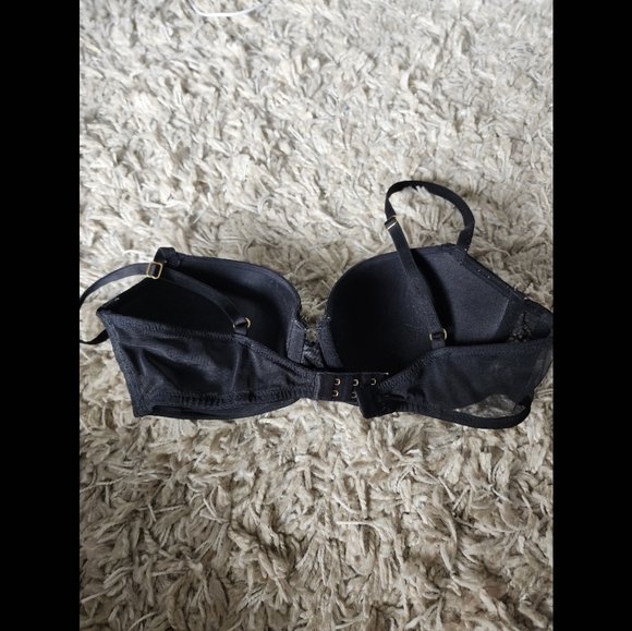 Victoria Secret Lace Bra - Picture 2 of 4